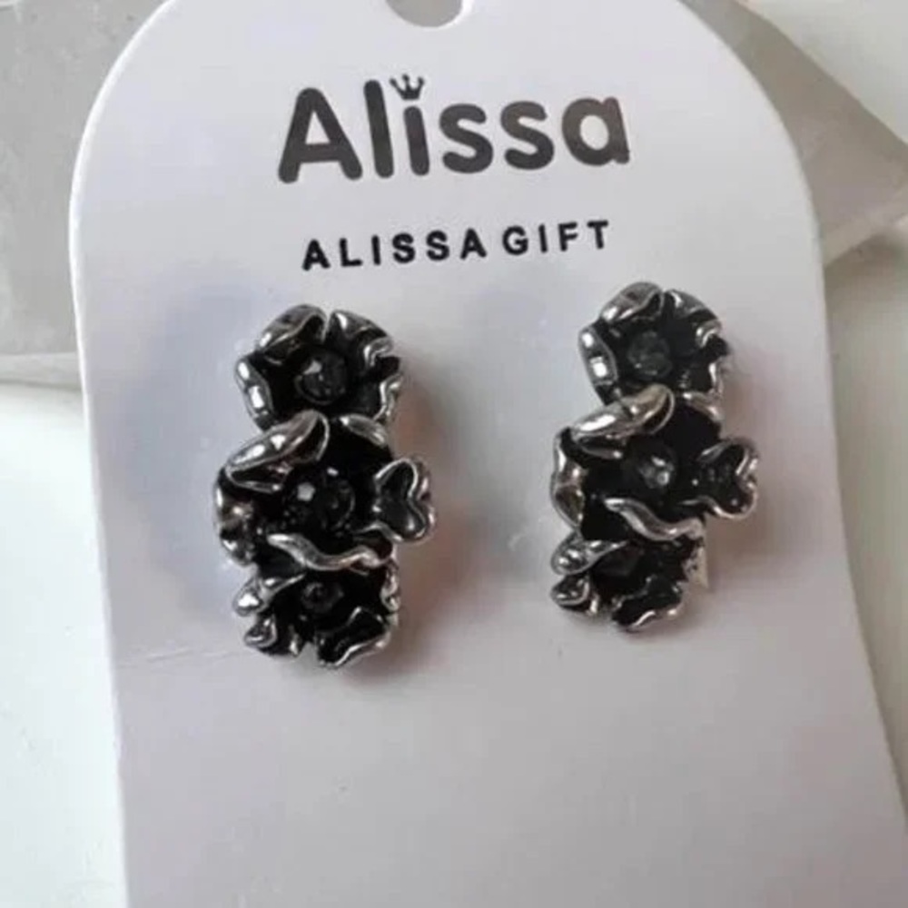 Floral Silver Stud Fashion Earrings